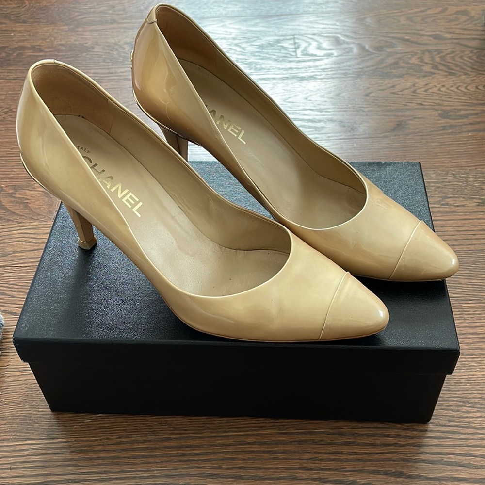 Timeless Chanel Pearly Beige Heels
